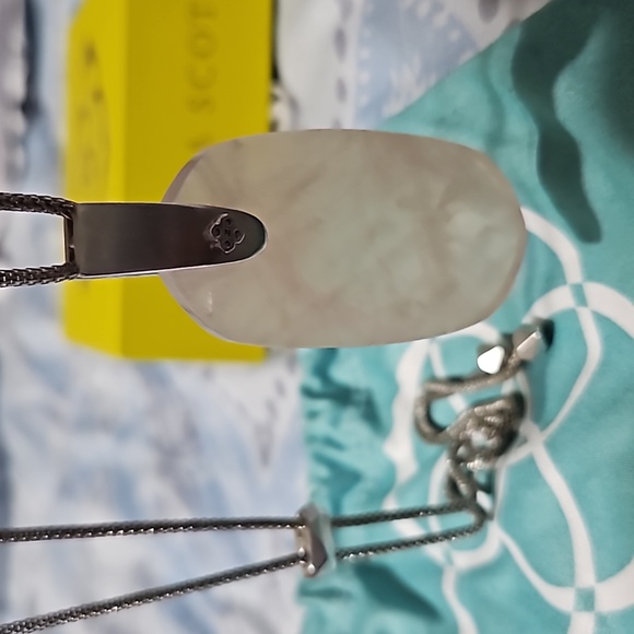 Kendra Scott light pink crystal adjustable silver necklace w/giftbox&storage bag - Picture 8 of 9